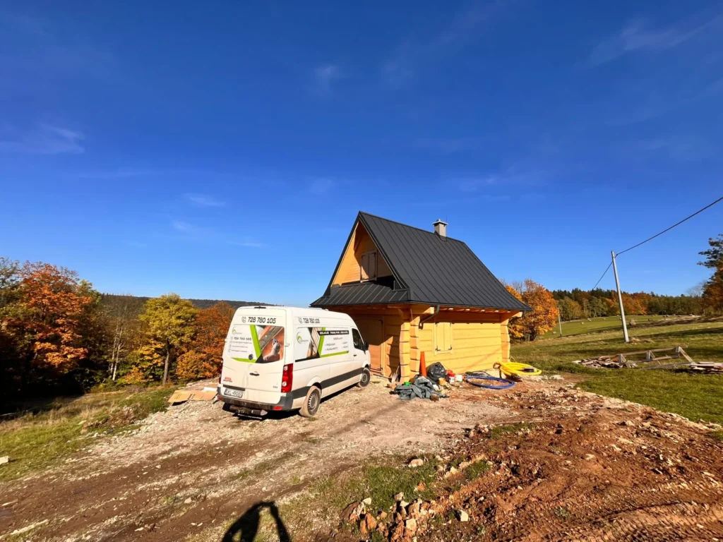 Ocieplanie dachu - Dom drewniany w konstrukcji Podhalańskiej dom drewniany podhalanski 1